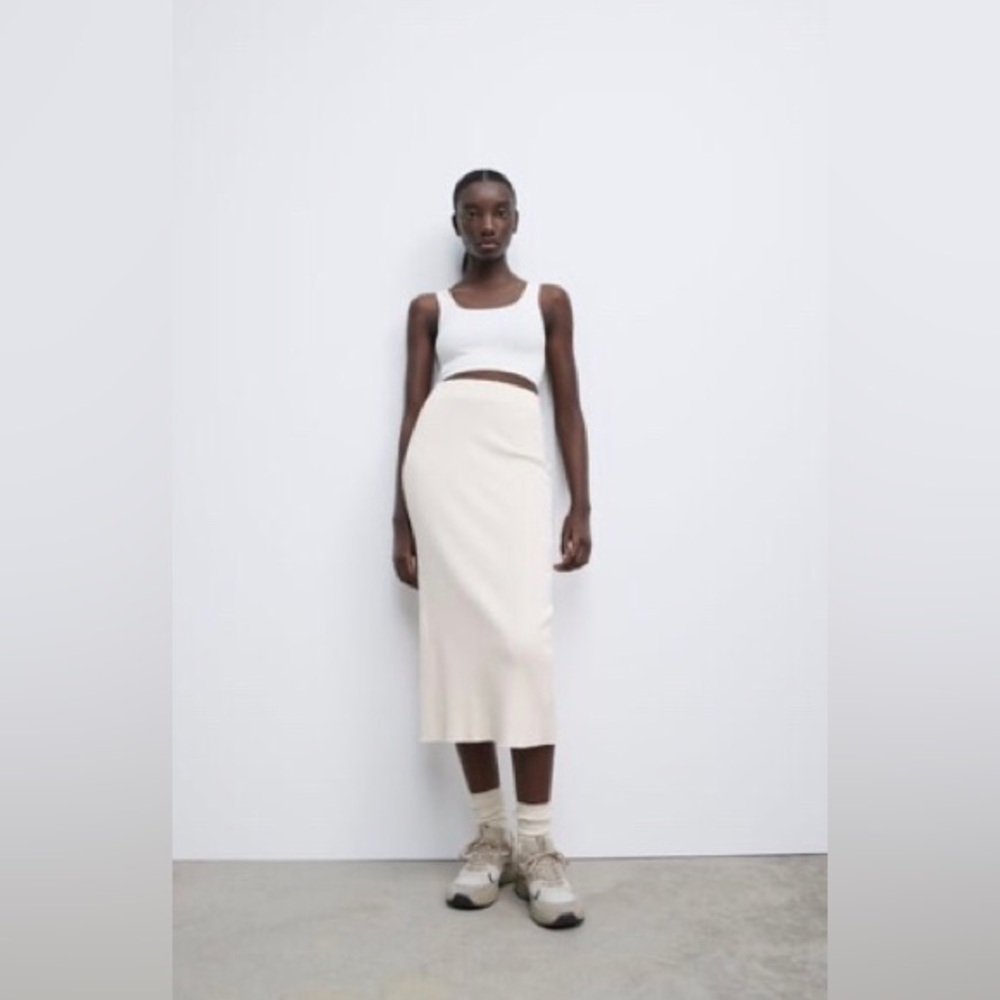 NWOT Zara Seamless Contour Collection Midi Skirt
